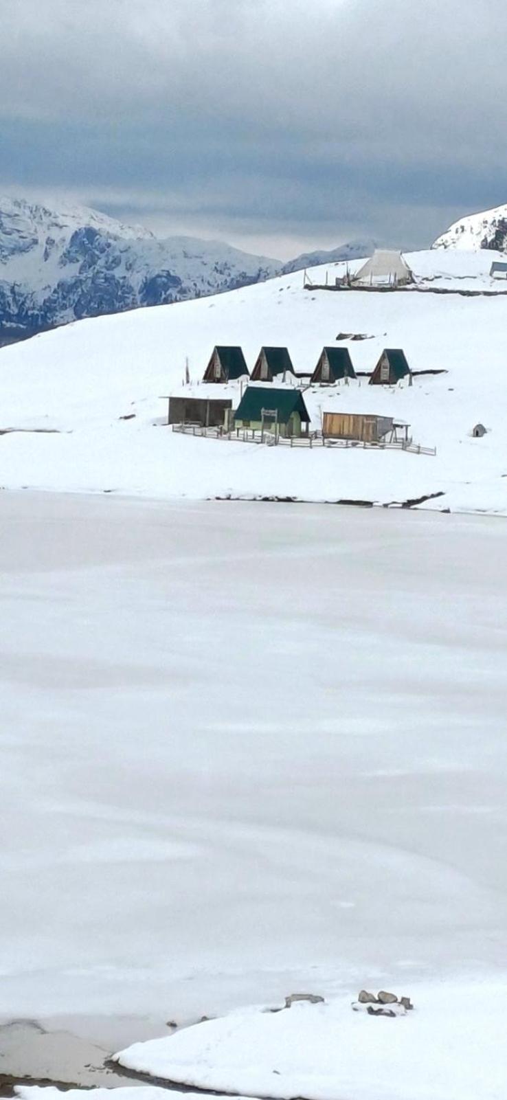 Kapetanovo Jezero, Mountain Cottage Captain'S Lake 콜라신 외부 사진